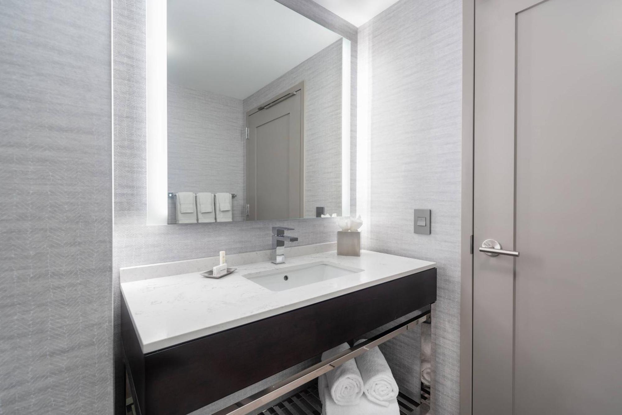 Fairfield Inn & Suites By Marriott Boston Waltham Buitenkant foto